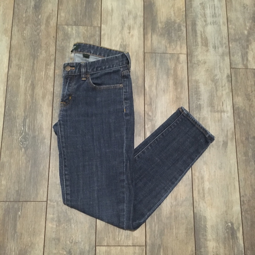 ⬇️ J Crew Medium dark Toothpick jean size 25
